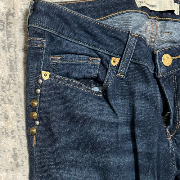 Denim with Rhinestone back pocket - Picture 4 of 4